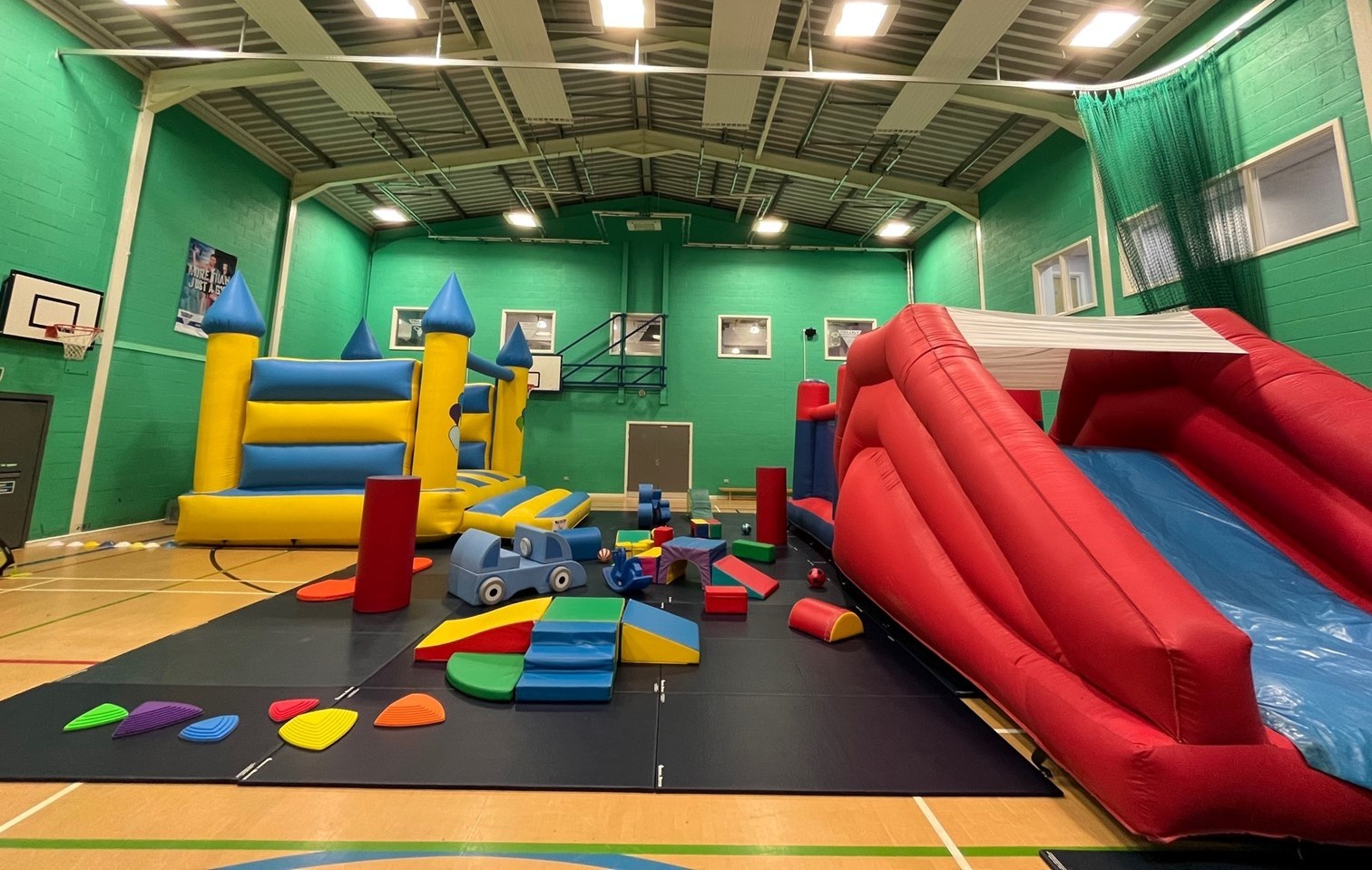 Soft play equipment and bouncy castle